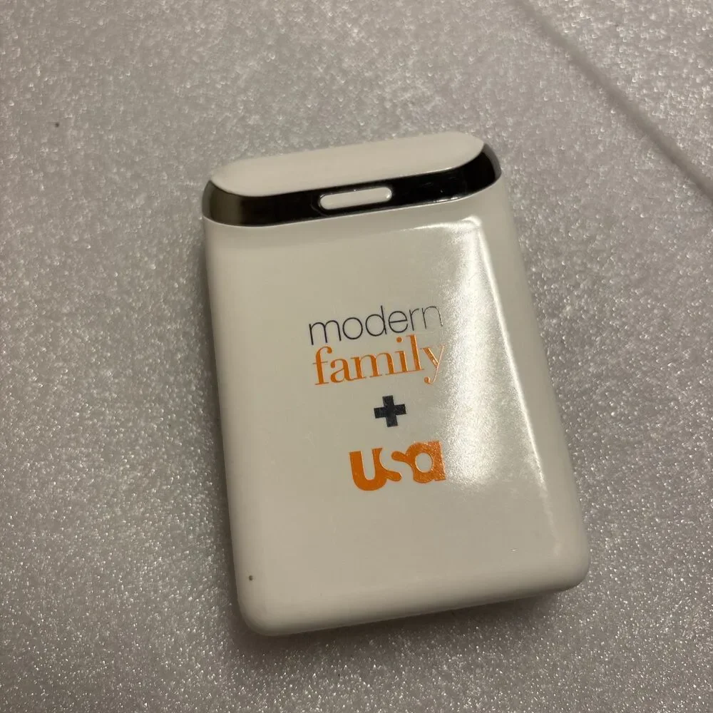 7800 mAh Micro USB Rechargeable Portable Power Bank Mofy Modern Family